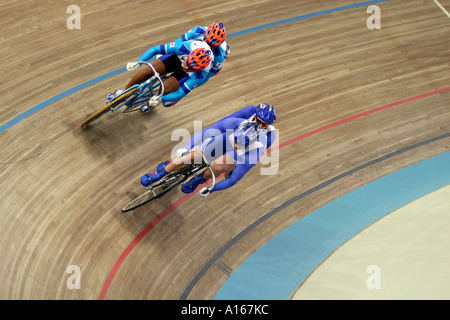 Dan Gordon B3 e Barney piani GBR pilota giocare al gatto e al topo con la coppia giapponese Shigeo Yoshihara B1 e Takuya Oki pilot Foto Stock