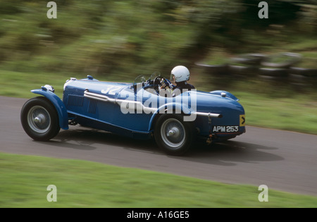 Robin Hasler alla guida di una 1496cc 1937 Riley Adelphi a Loton Park Foto Stock