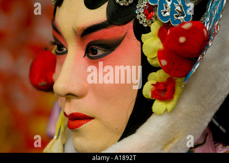 Performance sul palco Zhengyici Pechino Opera House Pechino CINA Foto Stock
