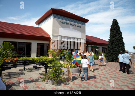 Vista del centro commerciale esplanade st. george grenada west indies Foto Stock