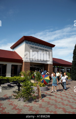 Vista del centro commerciale esplanade st. george grenada west indies Foto Stock