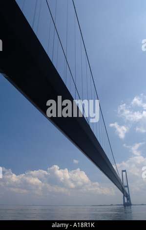 Storebaelt East Bridge tra le isole di Sjaelland e Fyn Danimarca Foto Stock