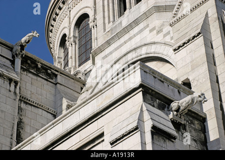 Doccioni sul primo piano della chiesa del Sacro Cuore a Parigi, Francia Foto Stock