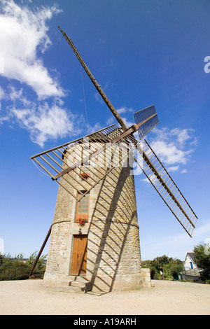 Il mulino a vento di Saint-Lazare, Lamballe, Brittany, Francia, Europa Foto Stock