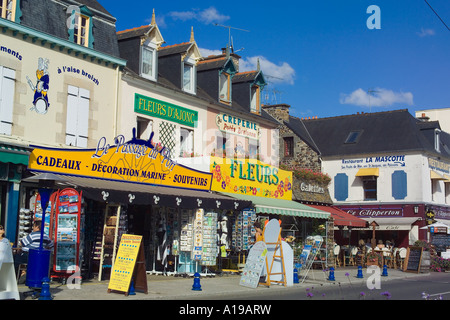 Waterfront case e negozi, Binic, Bretagna Francia Foto Stock