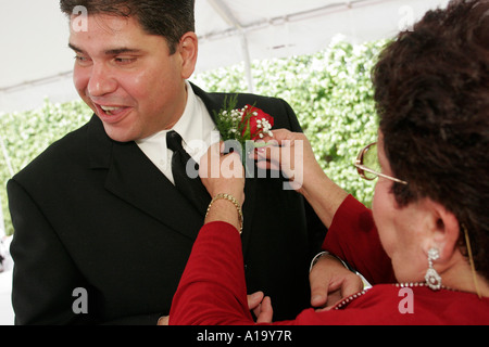 Miami Florida,matrimonio,evento,matrimonio,casa,casa case casa case residenza,residenza,cortile,testimone di Geova,Immig etnico latino ispanico latino latino latino latino Foto Stock