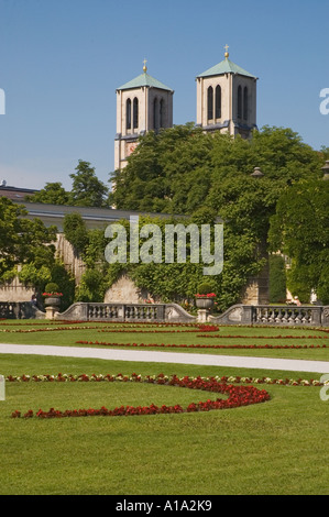 Austria Salisburgo Mirabellgarten Saint Andra torri della chiesa Foto Stock