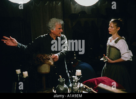 Stage beauty anno 2005 il direttore Richard Eyre Claire Danes Richard Eyre immagine di scatto Foto Stock