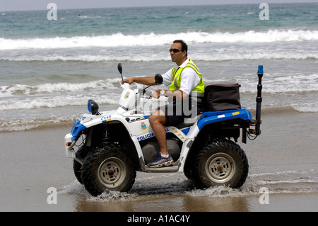 Spiaggia di sicurezza utilizzando la Buggy a Lanzarote isole Canarie Foto Stock