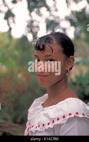 St Lucia donna in costume creolo sorridente Foto Stock