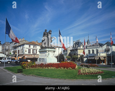 Piazza centrale cittadina di Cognac che dà il suo nome alla Francia s maggiore di brandy Foto Stock