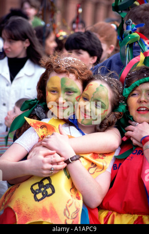 La festa di San Patrizio, parte occidentale di Belfast, Irlanda del Nord Foto Stock