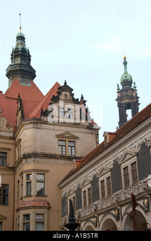 Tipica architettura presso la città vecchia di Dresda capitale della parte orientale dello stato tedesco della Sassonia in Germania Foto Stock