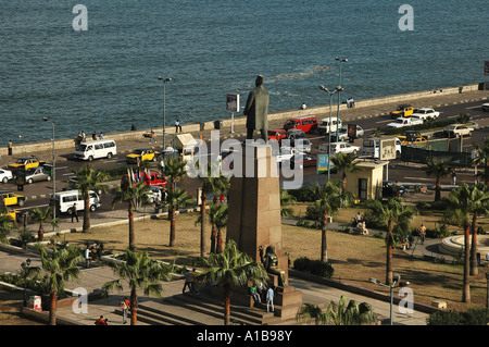 Statua di nazionalista egiziano Saad Zaghloul affacciato sulla passeggiata lungomare Corniche nella città di Alessandria d'Egitto Foto Stock