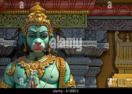 Dettaglio del dio delle scimmie indù Hanuman al tempio di Sri Krishna Bhagawan (1870), su Waterloo Street, Singapore, un tempio indù dell'India del Sud. Foto Stock