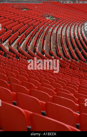 Posti a sedere stile stadio in un campo di calcio Foto Stock