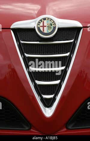 Alfa rossa Alfa Romeo GT griglia anteriore del radiatore griglia Irlanda del Nord Foto Stock