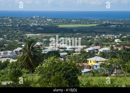 Barbados case di sviluppo di vecchio e nuovo visto dalla collina di pistola Foto Stock