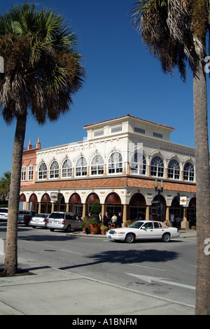 Molle di spagnolo un exculsive Retirement Village. I villaggi Lady Lake Mid Florida USA. Foto Stock