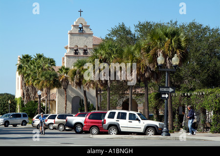 Spanish Springs Village. La chiesa sulla piazza. Florida USA. Foto Stock