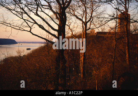 Ultima luce sui chiostri, Fort Tryon Park, New York. Foto Stock