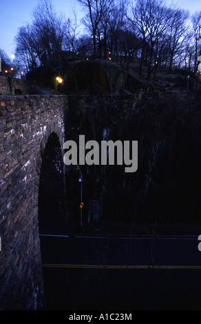 Ingresso ad arco a Fort Tryon Chiostri Fort Tryon Park NYC Foto Stock