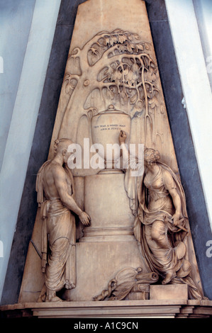 Arte in stile vittoriano in Saint Thomas Cathedral Mumbai selezionato per l'UNESCO Asia-pacifico conservazione del patrimonio award 2004 in India. Foto Stock