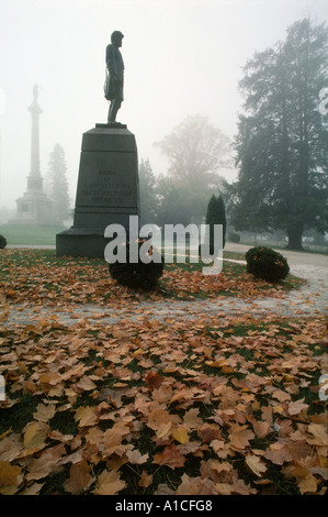 Un monumento al maggiore generale John F. Reynolds sorge nel Cimitero Nazionale di Gettysburg National Military Park di Gettysburg. Foto Stock