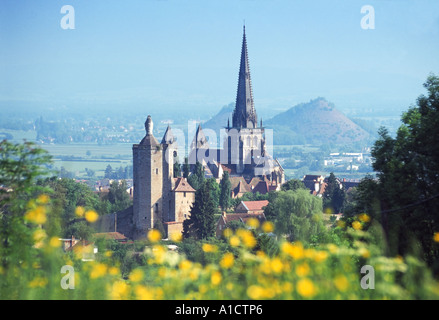 Europa francia Saône et Loire Autun con vista cattedrale Foto Stock