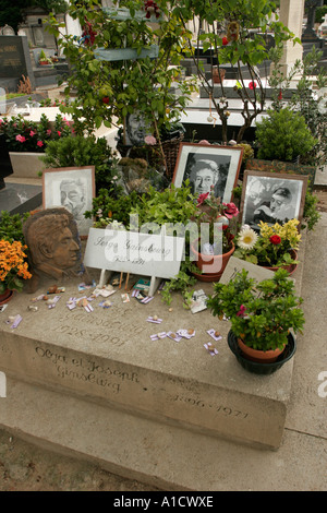 Serge Gainsbourg tomba nel cimitero di Montparnasse in Parigi Francia Foto Stock