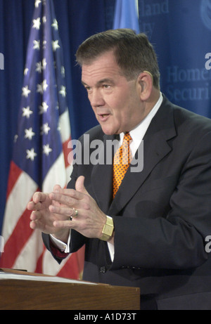 Homeland Security chief Tom Ridge parla a Washington D C Foto Stock