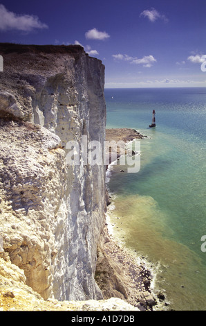 Bordo scogliera guardando ad est verso Beachy Head Lighthouse Beachy Head East Sussex England Foto Stock