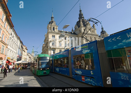 Austria Stiria Graz Città Vecchia Hauptplatz city tram Foto Stock