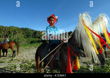 WEST SUMBA INDONESIA PASOLA GUERRA RITUALE Foto Stock