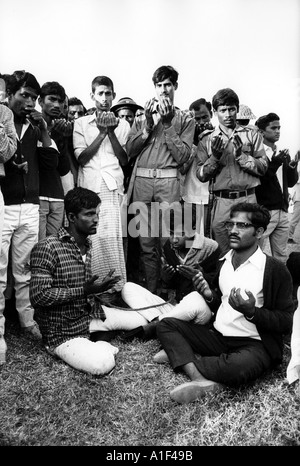 Il famigerato bayonetting di 5 giovani uomini durante il Bengala s vittoria rally Dacca Stadium Dec 18 1971 Foto Stock