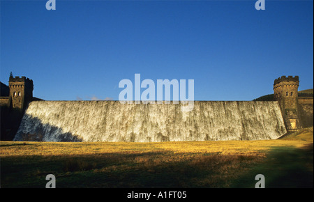 Serbatoio ladybower Peak District National Park Regno Unito Foto Stock