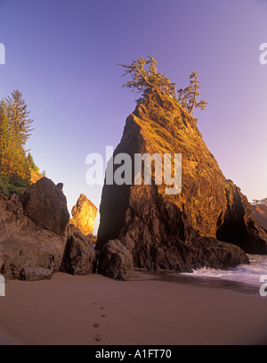 Tramonto su affioramenti di roccia a Boardman parco statale Oregon Foto Stock