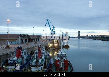 Navigazione attrezzature portuali, il fiume Guadalquivir, Siviglia, Spagna Foto Stock