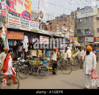 Scena di strada nella città di Sikh di Amritsar nel Haryana e Punjab regione dell'India del Nord Foto Stock