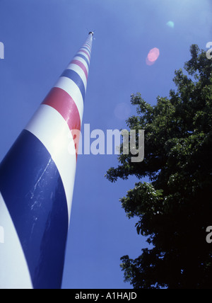 Il maypole sul villaggio verde a Welford on Avon Foto Stock