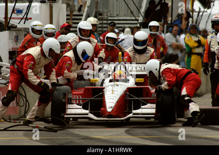 Oriol Servia ai box al 2006 Molson Grand Prix di Toronto Foto Stock