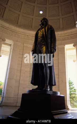 Stati Uniti Washington DC Statua di Thomas Jefferson all'interno del monumento di Jefferson Building National Mall Foto Stock
