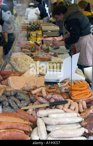 Crauti stand nel mercato all'aperto in Francia Foto Stock
