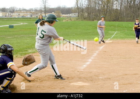 Baseball Softball azione femmina 12 a 14 anni di ragazze Foto Stock