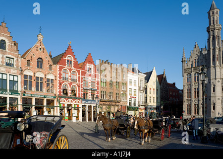 Piazza Principale (Markt) in inverno, Bruges, Belgio Foto Stock