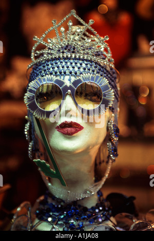 Vintage Stall Marche aux Puces Porte de Clignacourt Parigi Francia Foto Stock