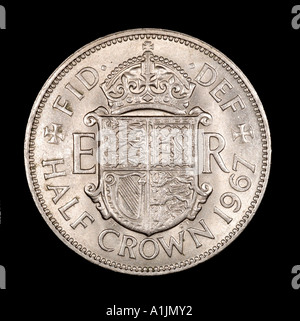 Queen Elizabeth II 2 pre 2 decimali due scellino 6 sei vecchio pence mezza corona luminosa d'argento 1967 rivestire bracci ER FID DEF Foto Stock