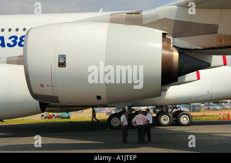 Airbus A380 a Farnborough Airshow internazionale 2006 che mostra il motore porta Foto Stock