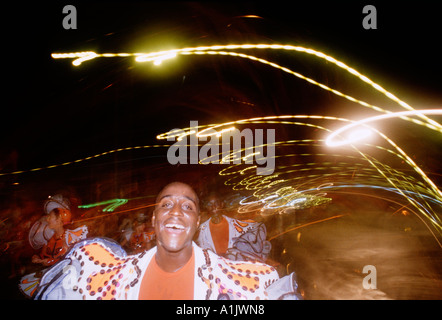 L'Avana Cuba sorridente uomo cubano durante la stagione estiva i festeggiamenti del carnevale Foto Stock