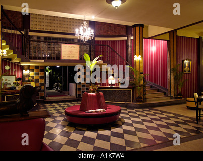 L'Atalanta la lobby dell'Hotel è il più antico inalterato 1950 stile teatrale atrio Bankgkok in Thailandia Foto Stock
